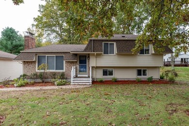 7 Lynn Ct, Bellingham, MA 02019 - photo 2