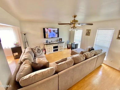 407 Citizen St, Bay Saint Louis, MS 39520 - photo 7