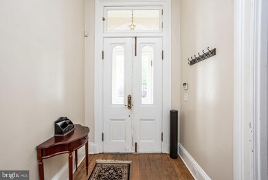 820 Hollins St, Baltimore, MD 21201 - photo 4