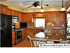 113 Inwood Ave, Colonia, NJ 07067 - photo 6