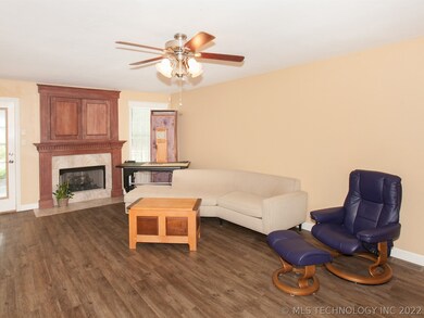 4704 W Uniontown St, Broken Arrow, OK 74012 - photo 5