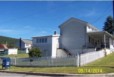 45 W Ruddle St, Coaldale, PA 18218 - photo 2