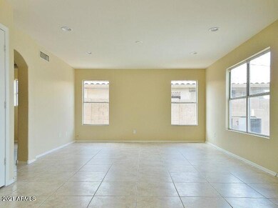 1028 W Myrna_LR3