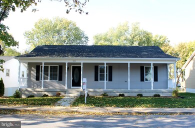 321 E 3rd Ave, Ranson, WV 25438 - photo 2