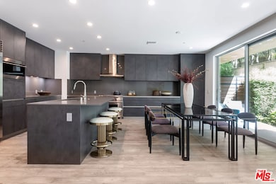 728 N Sweetzer Ave unit 109, West Hollywood, CA 90069 - photo 2