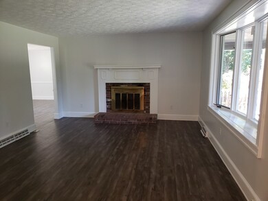 687 W Cherry St, Holyoke, MA 01040 - photo 4