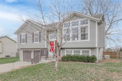 315 S Monroe St, Raymore, MO 64083 - photo 6