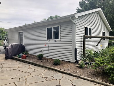 583 Cliff St, Honesdale, PA 18431 - photo 4