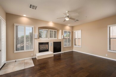 006_Living Room