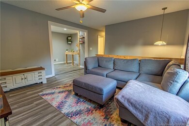 305 Pimlico Dr, New Albany, IN 47150 - photo 5