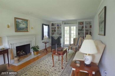 8517 Doyle Dr, Alexandria, VA 22308 - photo 3