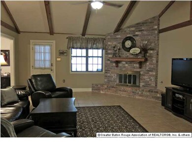 Family Room to Patio & Pool