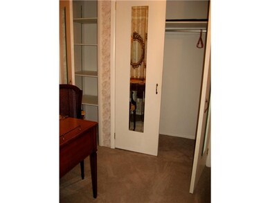 Entry/Foyer.