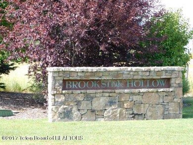 Entrance to subdivision (2)