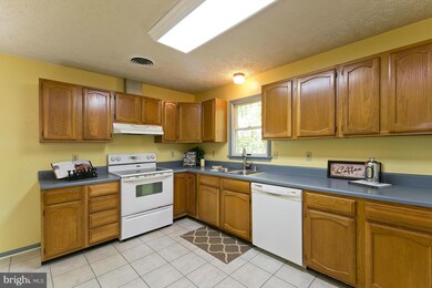 240 Featherstone Ct, Stephenson, VA 22656 - photo 5