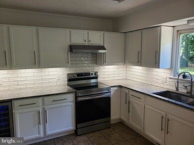 21544 Lynn Dr, Lexington Park, MD 20653 - photo 5