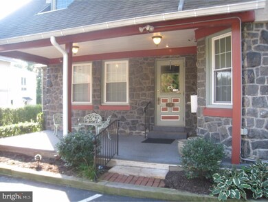 136 W Wayne Ave, Wayne, PA 19087 - photo 5