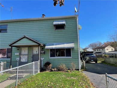 213 Larkin Ct, Stratford, CT 06615 - photo 2