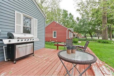 2323 51st St, Des Moines, IA 50310 - photo 3