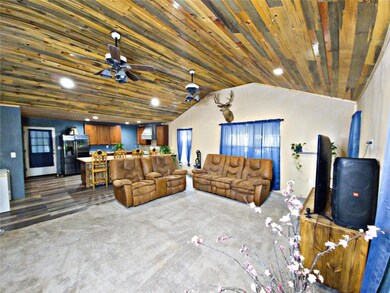 411 Braz St, Bonham, TX 75418 - photo 2