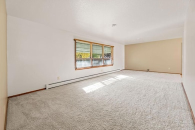 2807 Edgewood Dr N, Fargo, ND 58102 - photo 4