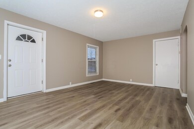 262 Fernhill Ave, Columbus, OH 43228 - photo 5