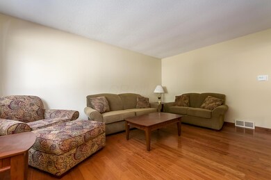Welcome to 1917 Queensbridge Drive!