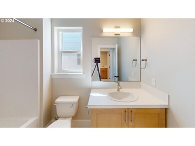 1015 NE 17th Ave, Canby, OR 97013 - photo 7