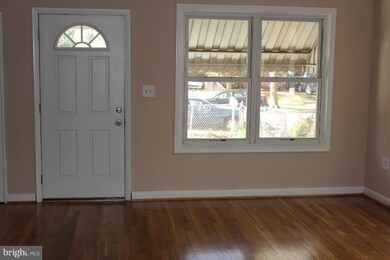 121 E Taylor Run Pkwy, Alexandria, VA 22314 - photo 2