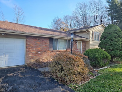 718 E Levitt Place, Cincinnati, OH 45245 - photo 5