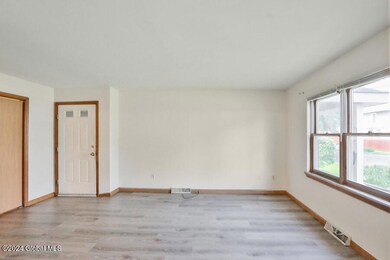 173 W Lawrence St, Albany, NY 12203 - photo 4