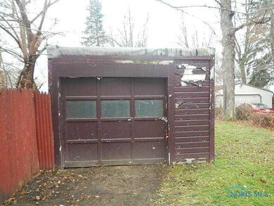 2037 Mansfield Rd, Toledo, OH 43613 - photo 3