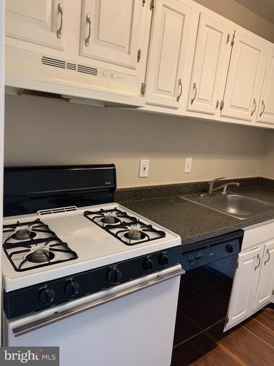 10594 Twin Rivers Rd unit D1, Columbia, MD 21044 - photo 2