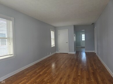 428 Cleveland St, Columbus, IN 47201 - photo 3