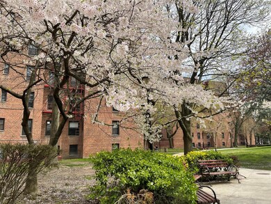 Dara Gardens unit 2F, Flushing, NY 11367 - photo 2