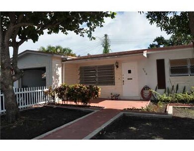 713 SW 6th Ave, Hallandale Beach, FL 33009 - photo 2