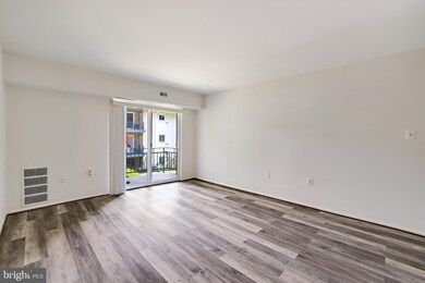 11372 Cherry Hill Rd unit 202, Beltsville, MD 20705 - photo 4