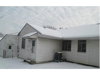 2746 Bernadette Rd, Columbus, OH 43204 - photo 3