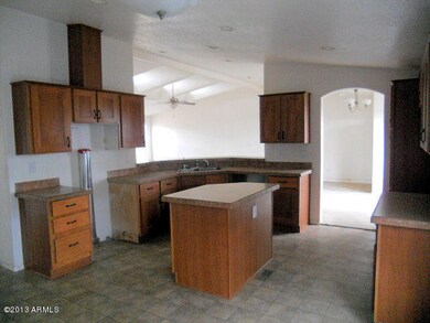 023-241383 - kitchen 2