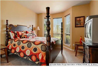 2041 HUNTERS RIDGE DR, BATON ROUGE, LA 70816