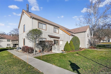 59 Sycamore Dr, Middletown, NY 10940 - photo 4