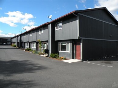 427 NE Thurston Ave, Bend, OR 97701 - photo 4