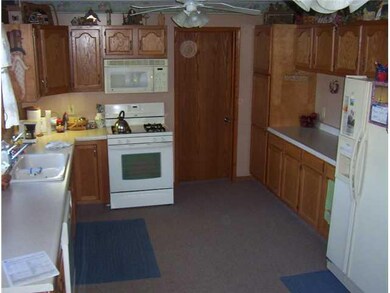 326 Fairview Ave, Tipton, IN 46072 - photo 2