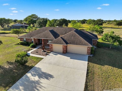 212 Sunbelt Loop E, Seguin, TX 78155 - photo 5