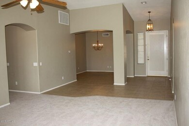 05 Entry Dining