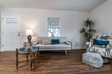 560 Bond St, Statesville, NC 28677 - photo 4