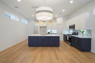 137 E 37th St unit A, Houston, TX 77018 - photo 6