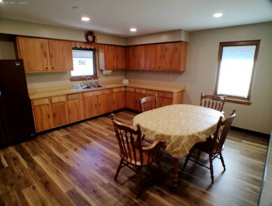 914 Catherine St, Joliet, IL 60435 - photo 4