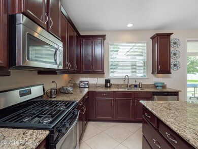 Kitchen w/Gas Cooktop