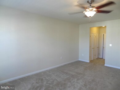 9711 Handerson Place unit 306, Manassas Park, VA 20111 - photo 6
